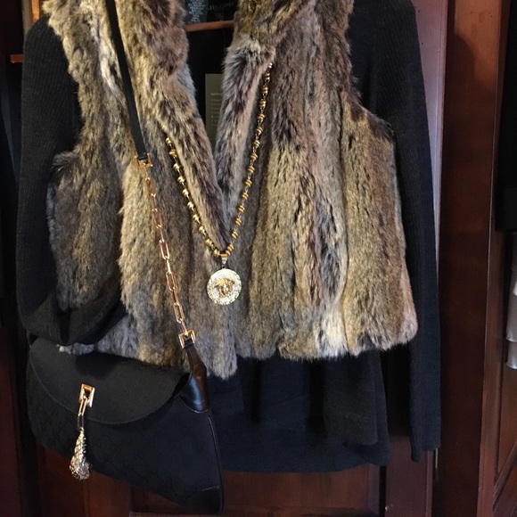 💋 WELCOME TO MY CLOSET! - Picture 2 of 8